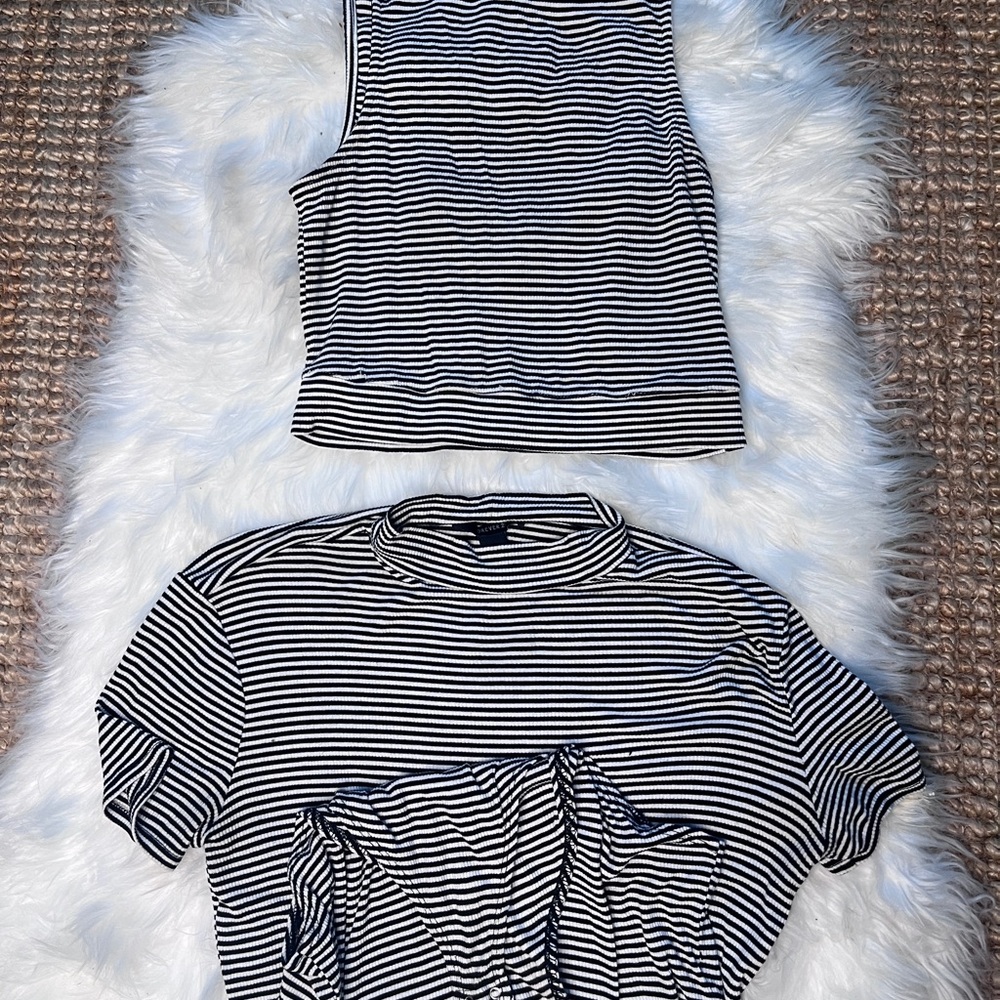 FOREVER 21 matching striped tops size M
